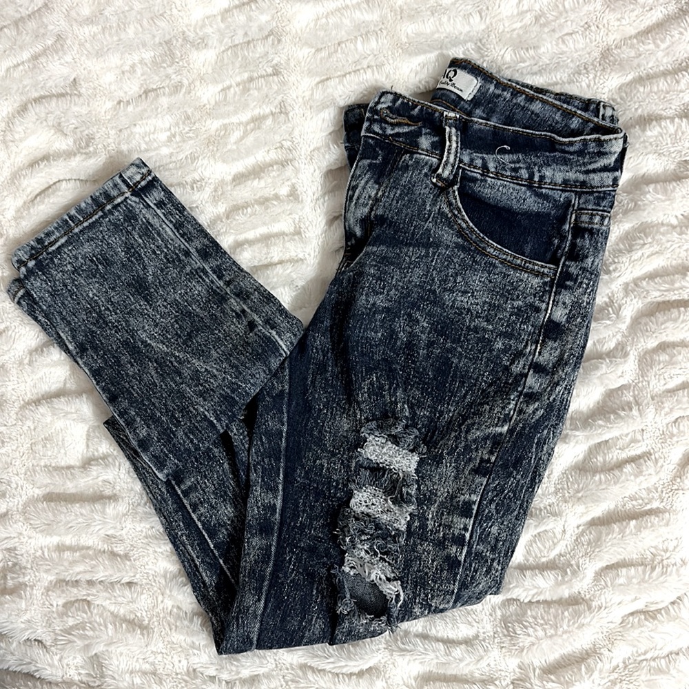 Distressed Denim Skinny Jeans - High Waisted